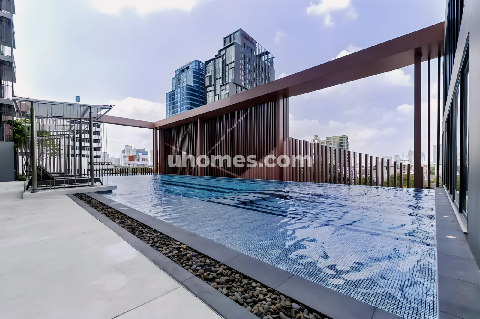 C Ekkamai Condominium